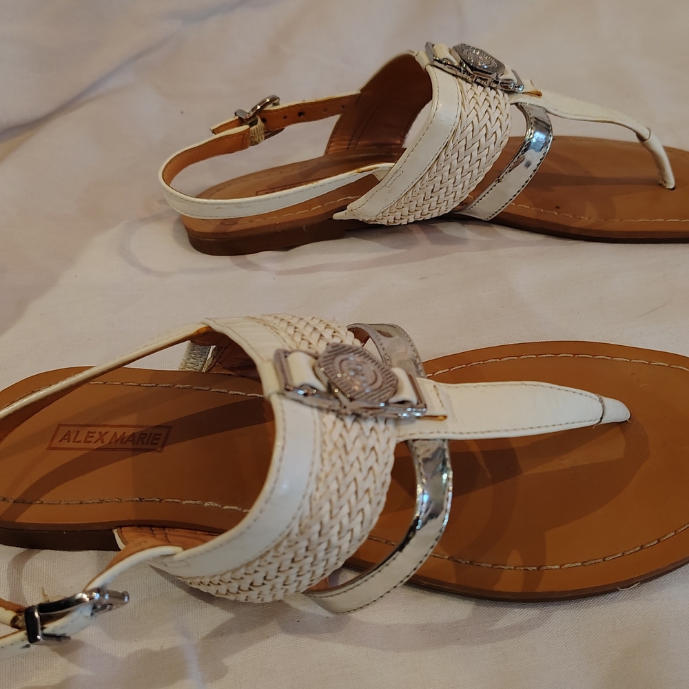 Alex Marie White Thong Sandals Women's Size 6.5